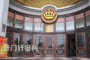 地彈簧門2